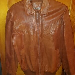 Vintage Women's Tan Leather Bomber Jacket
